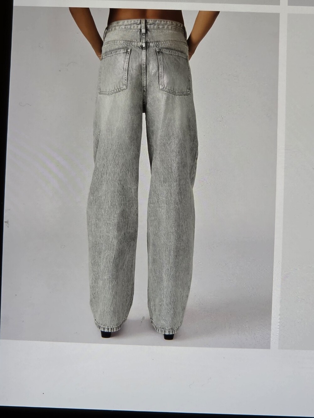 Steve Madden Women's Wide Leg Jeans in Light Gray Wash - Picture 3 of 6